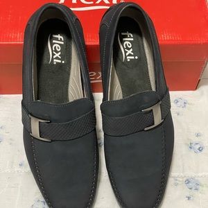 NWOT Flexi brand driving moccasin shoes